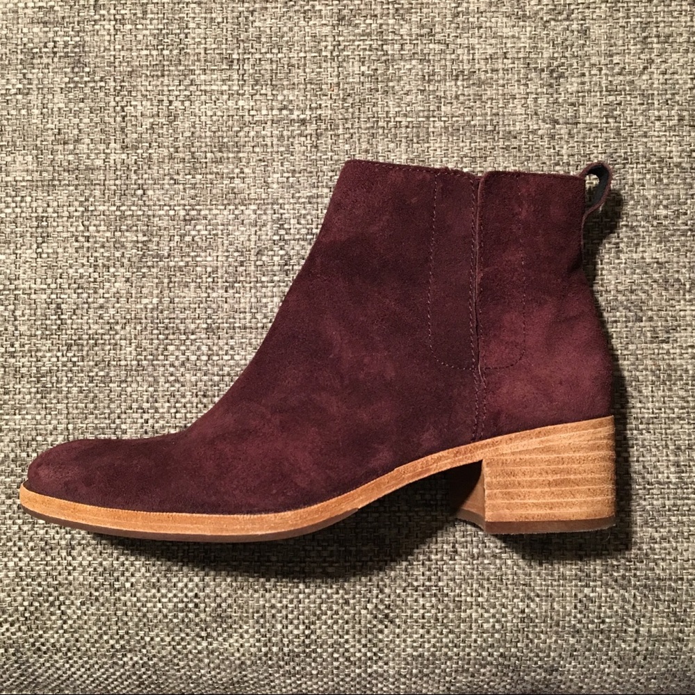 Kirk-Ease “Mindo” ankle boot, 8.5, burgundy suede